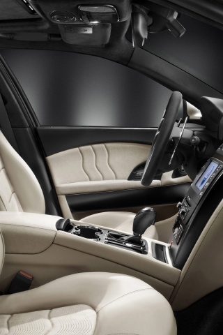 Салон Мазерати Quattroporte обои