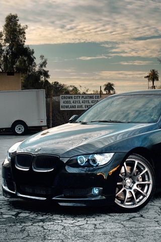 Чёрный БМВ обои