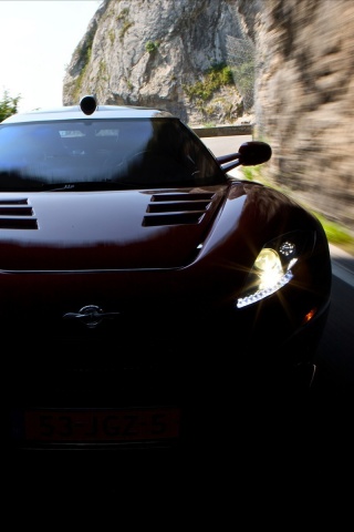 Машина въезжает в тоннель обои