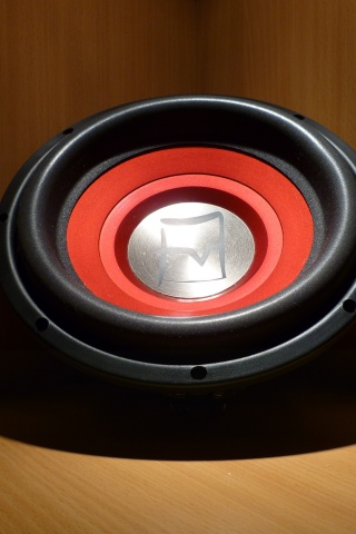 Сабвуфер в углу обои