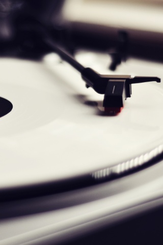 Пластинка на пульте диджея обои