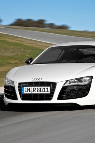 Белый Audi на повороте обои