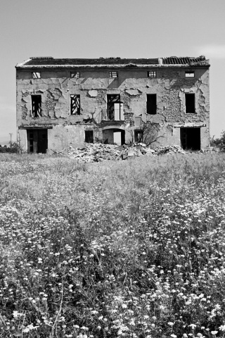 Руины жилого дома обои