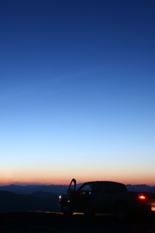 Авто на фоне заката обои