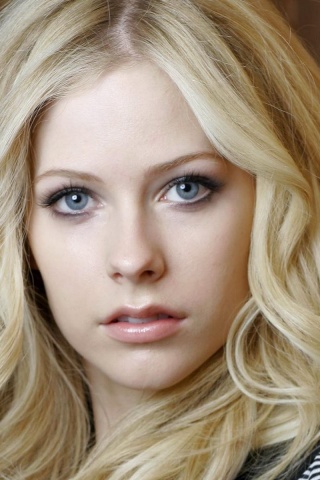 Блондинка Аврил Лавин обои