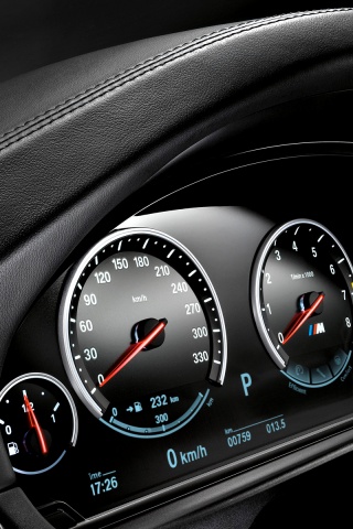 Приборная панель BMW F10 обои