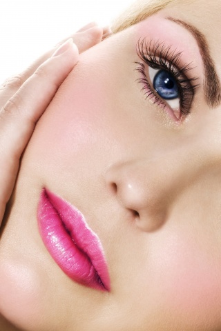 Взгляд из под ресниц обои