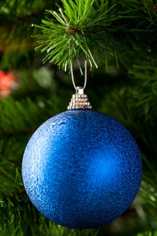 Шары на ёлке обои