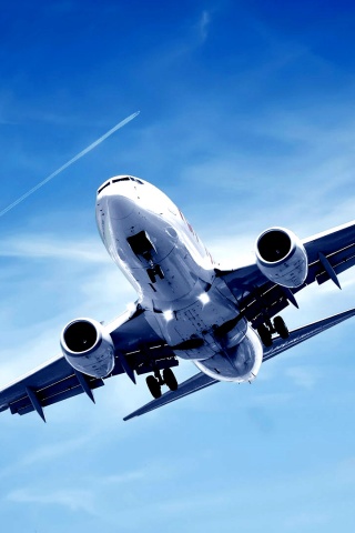 Лайнер в небе обои