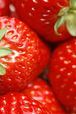 Сочная клубничка обои