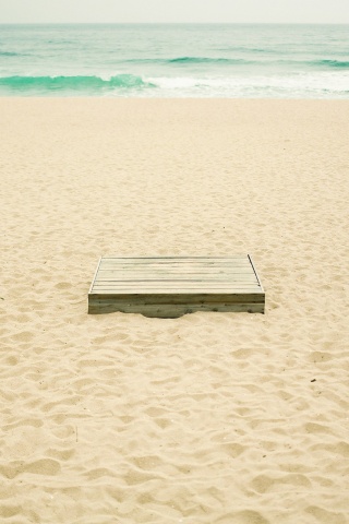 Ящик на пляже обои