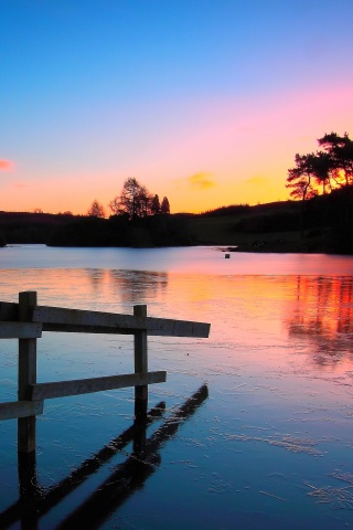 Красивый закат на озере обои