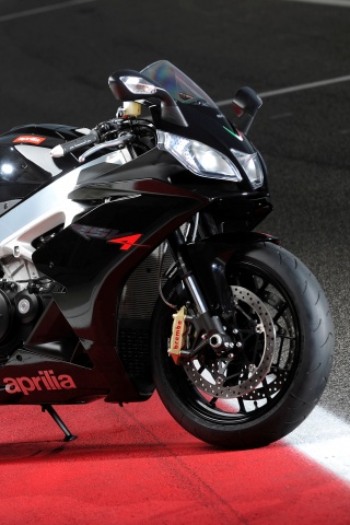 Aprilia на треке обои