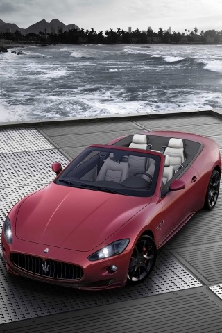 Мазерати на берегу моря обои