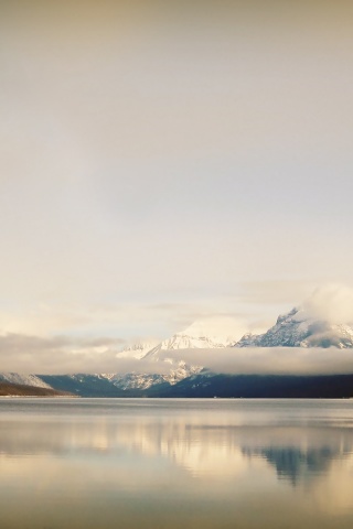 Спокойное горное озеро обои