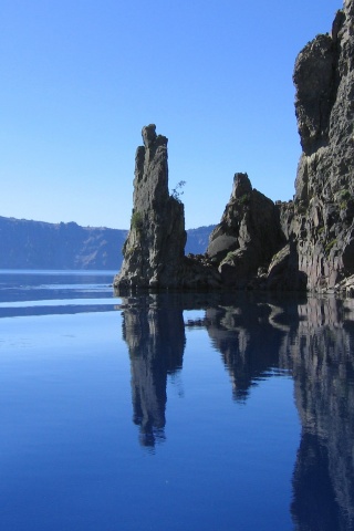 Скалистый берег обои