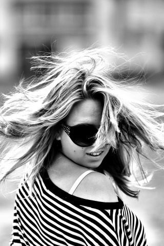 Девушка в тельняшке обои