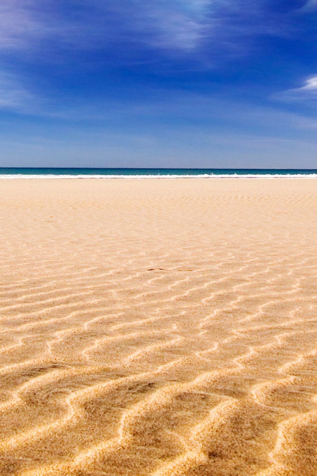 Пустыня на фоне моря обои