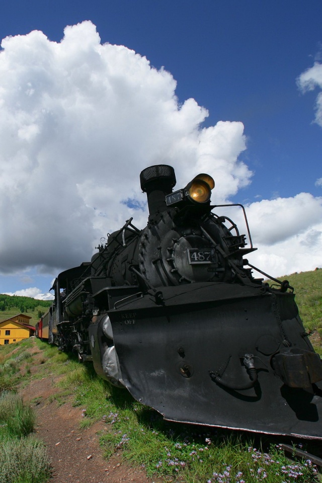 Паровоз на деревенской станции обои