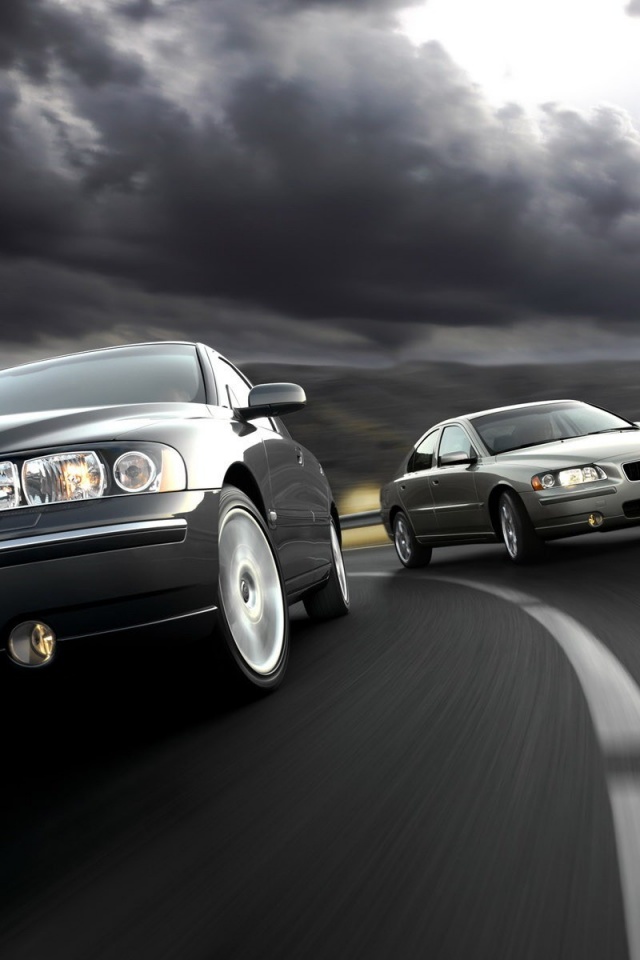 Два седана вольво на повороте обои