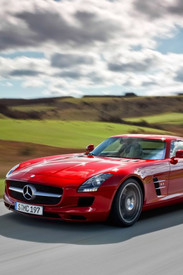 Красный спортивный мерседес обои