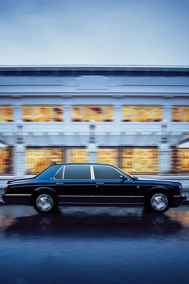 Бентли в городе обои