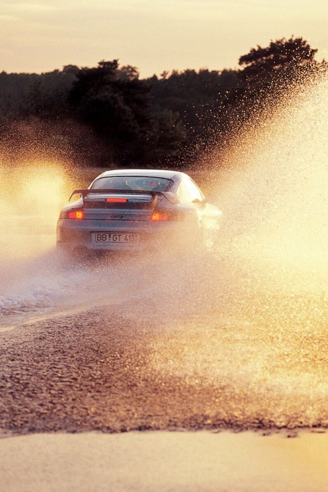 Брызги из под колес обои