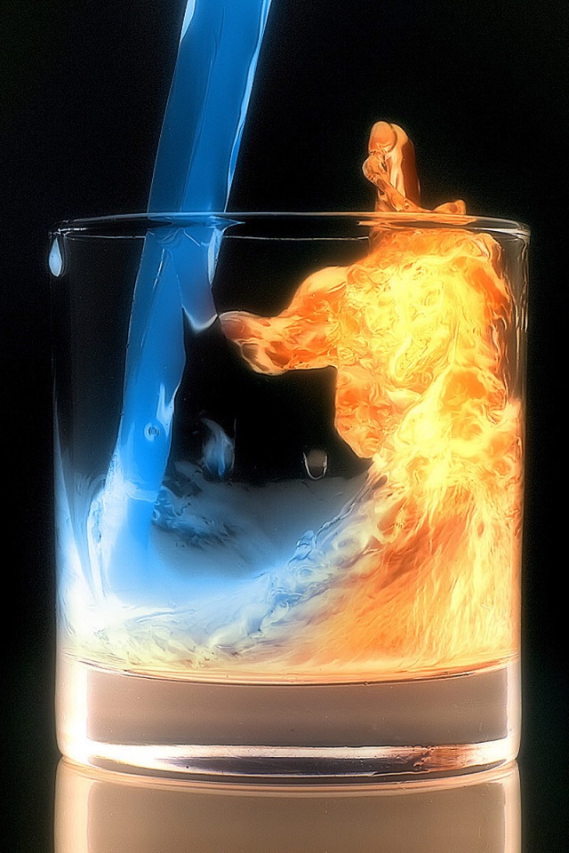 Огонь и вода в стакане обои