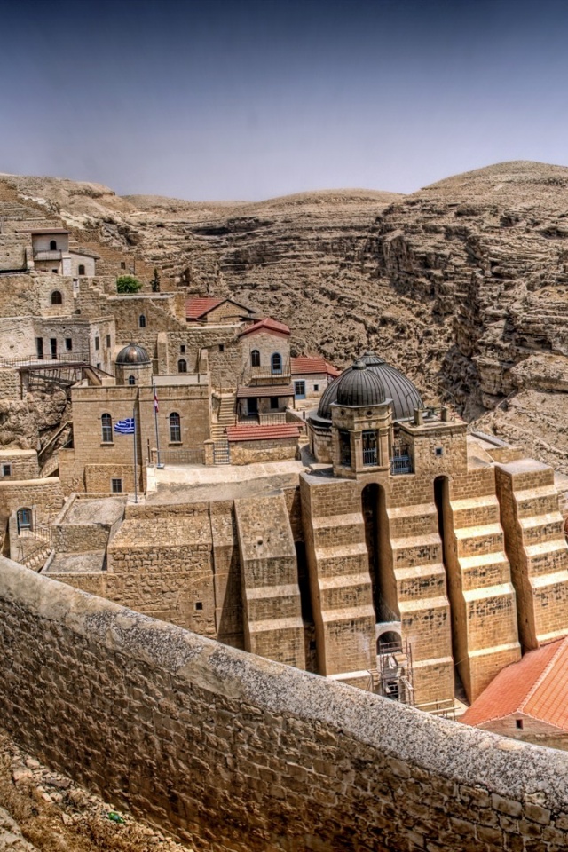 Город среди скал обои