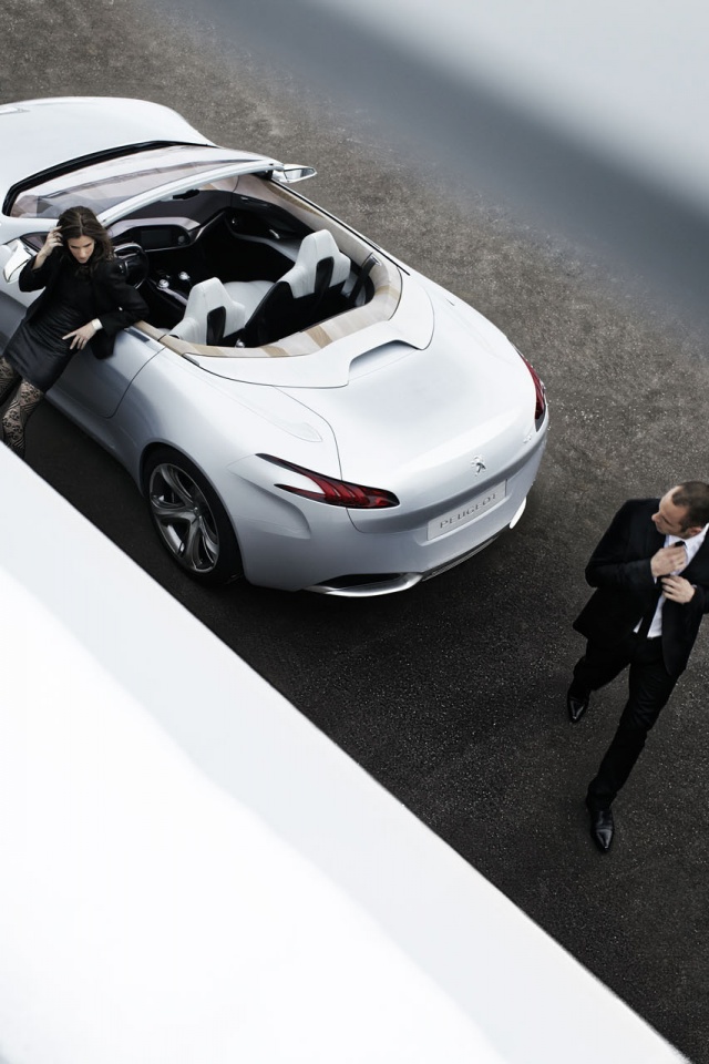 Пара у кабриолета Пежо обои