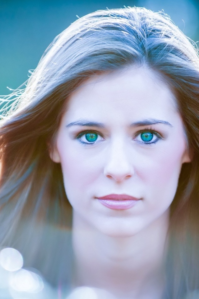 Девушка с голубыми глазами обои