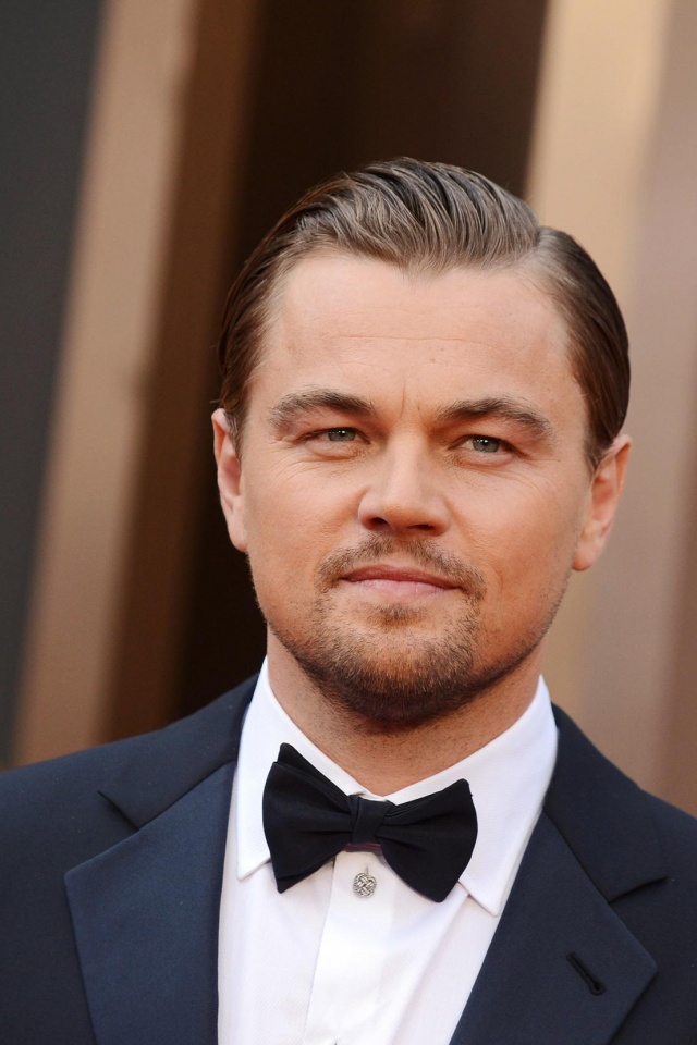 Леонардо Дикаприо в костюме обои
