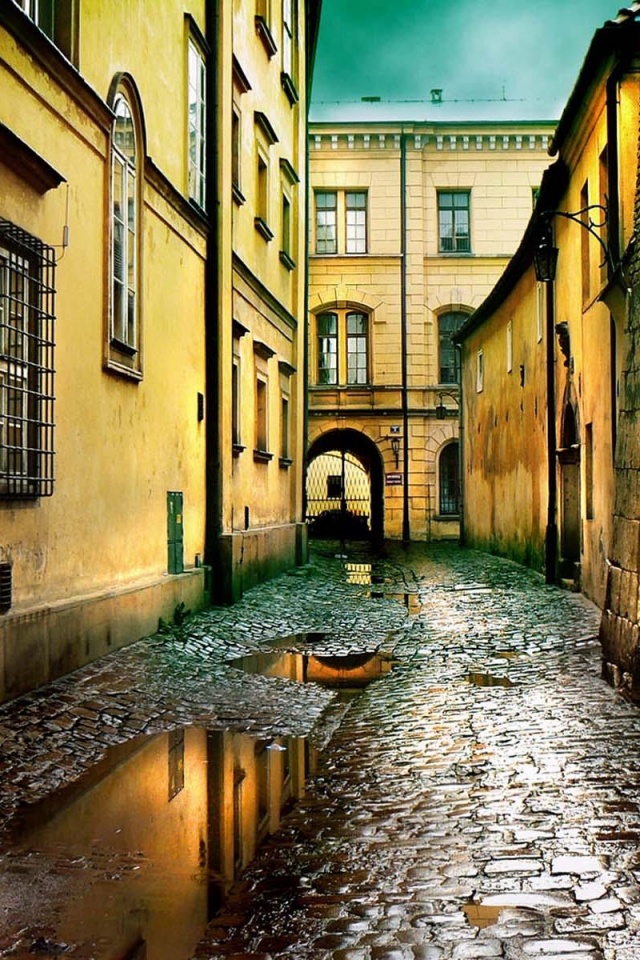 Проходной дворик обои