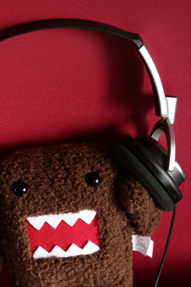 Демокун в наушниках обои