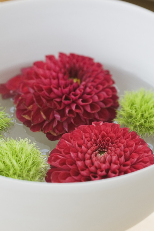 Чаша с цветами обои