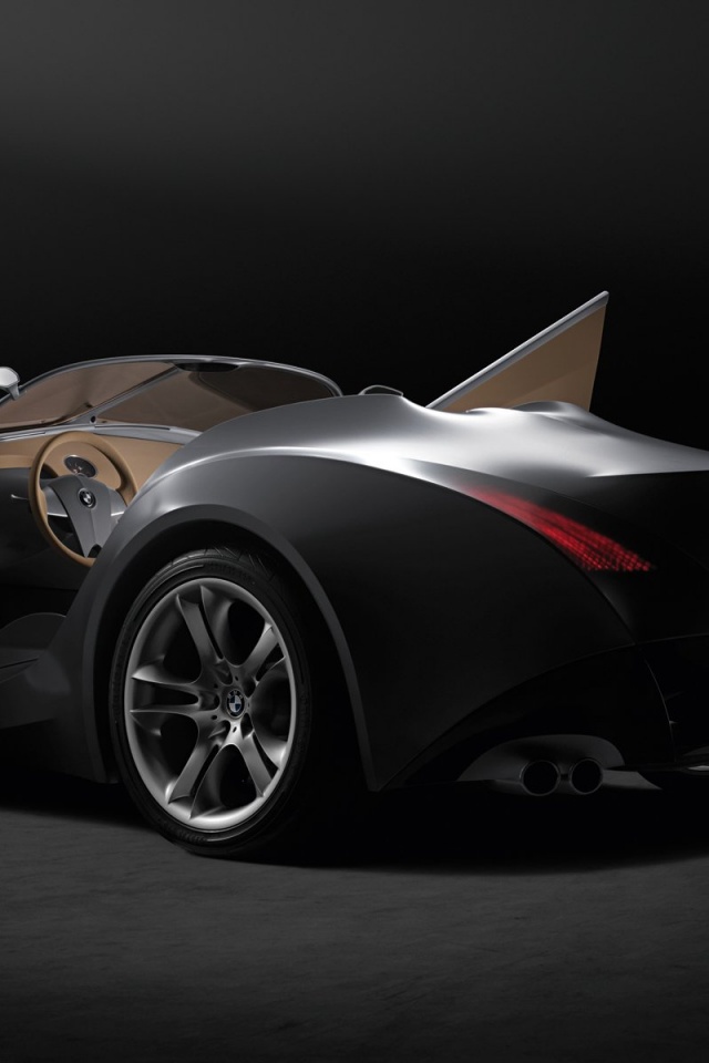 Автомобиль с распахнутыми дверцами обои