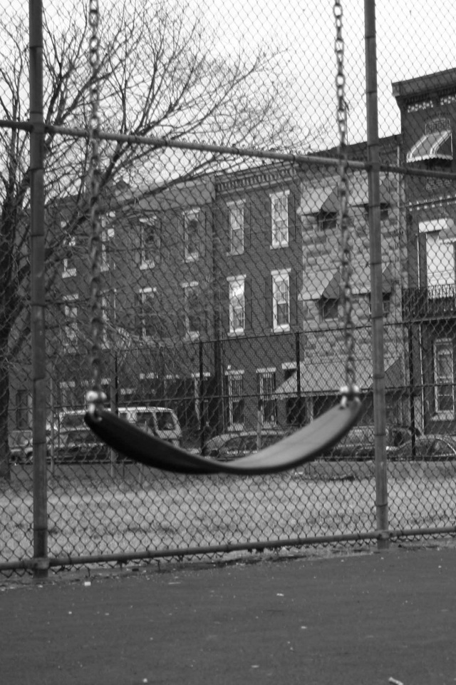 Пустые качели обои