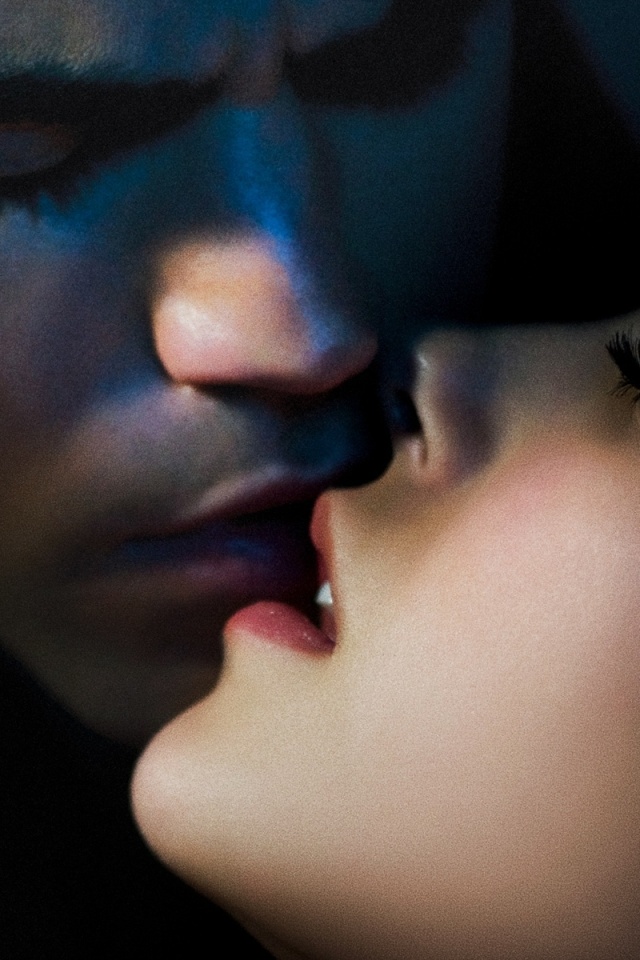 Поцелуй из Дневников Вампира обои