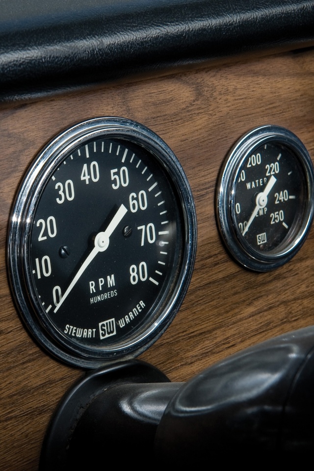 Приборная панель автомобиля Dodge обои