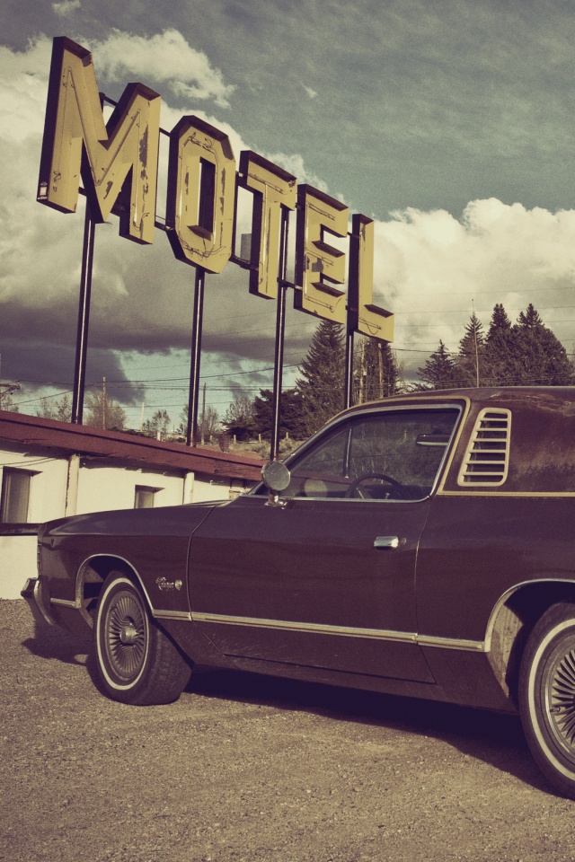 Олдскульный Dodge около мотеля обои