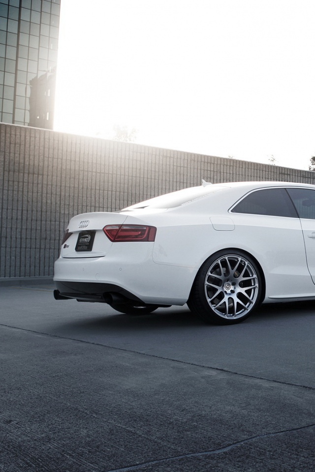 Ауди на парковке обои