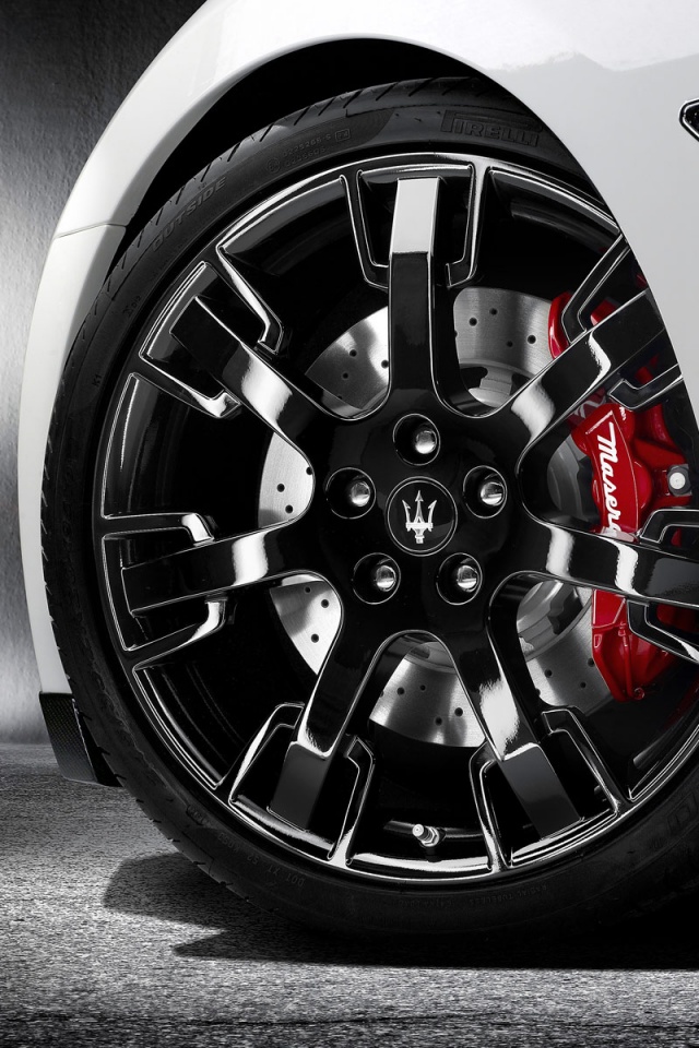Колесу Maserati Granturismo обои