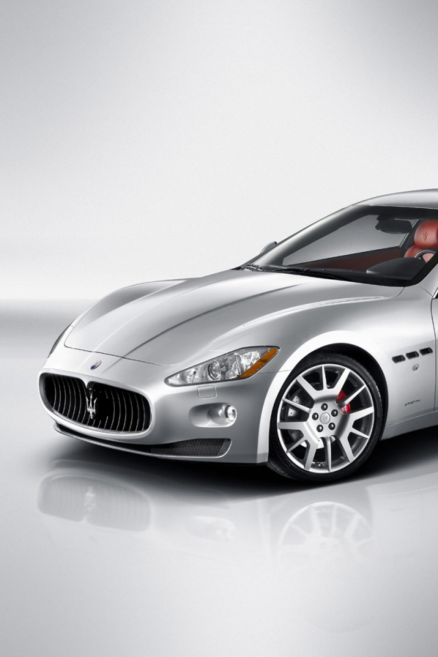 Грандтуризмо на белом фоне обои