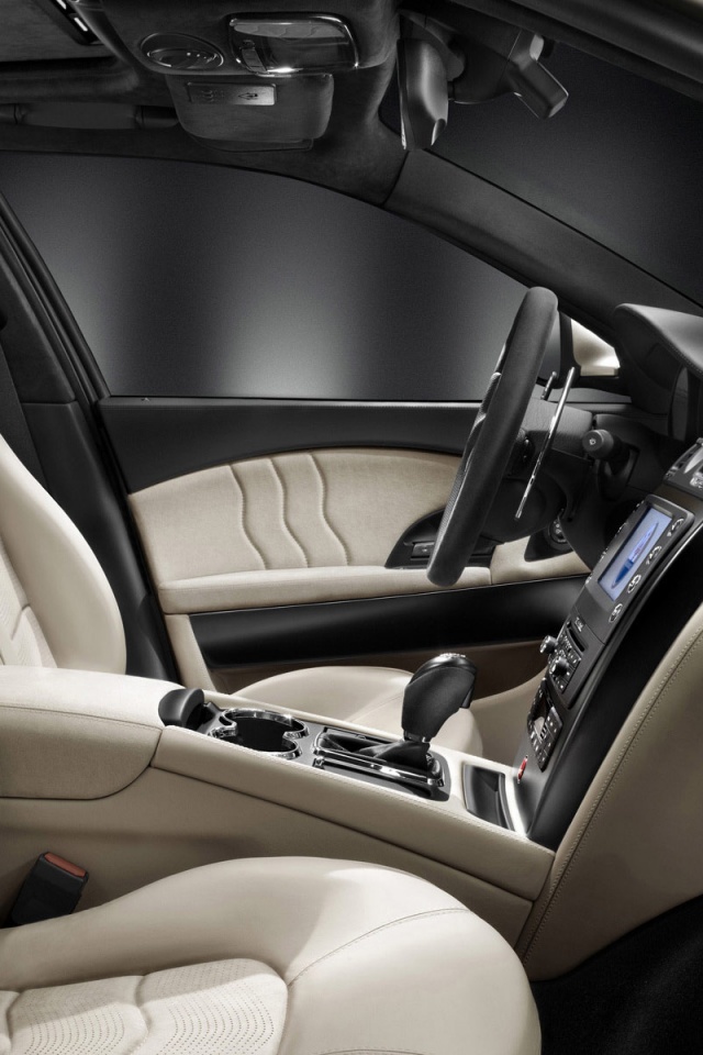 Салон Мазерати Quattroporte обои