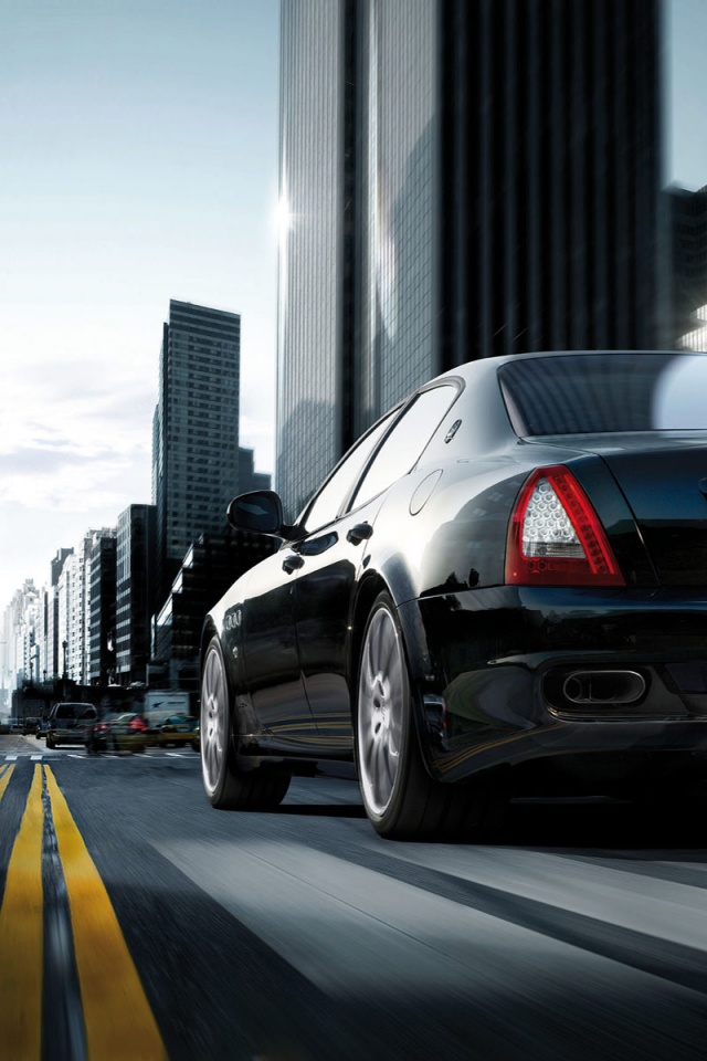 Maserati Quattroporte в городе обои