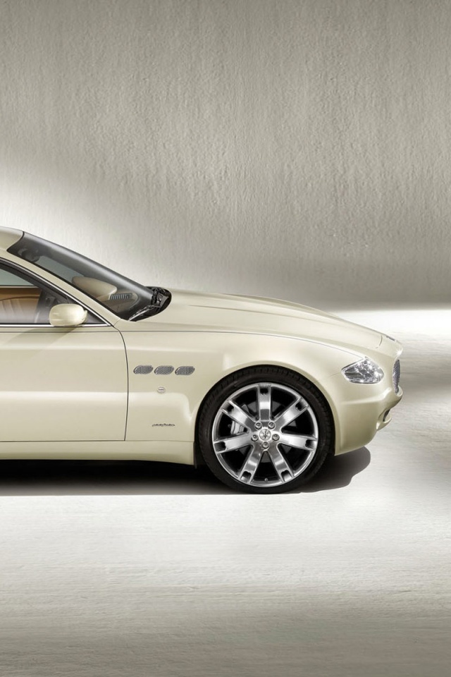 Maserati Quattroporte сбоку обои