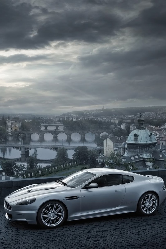 Aston Martin в городе обои