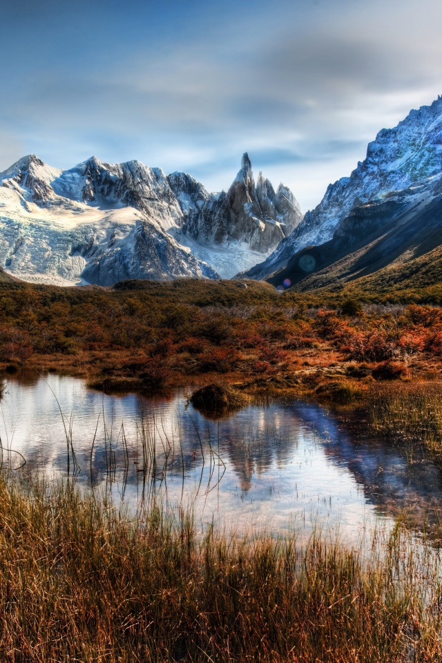 Болота на фоне гор обои