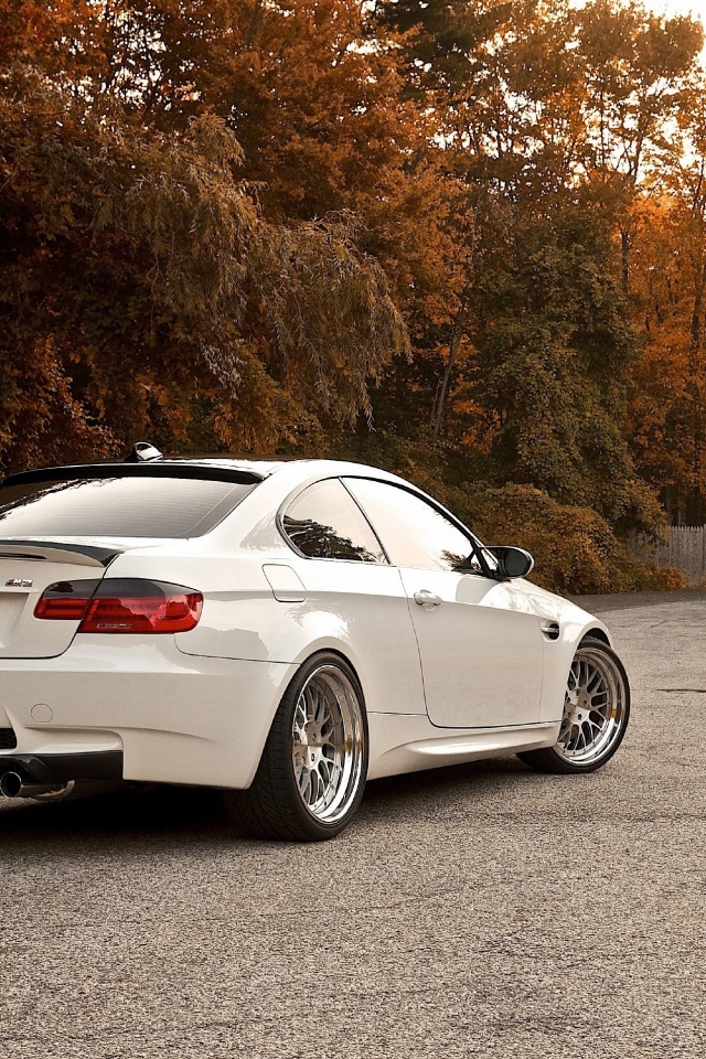 Белый BMW M3 обои
