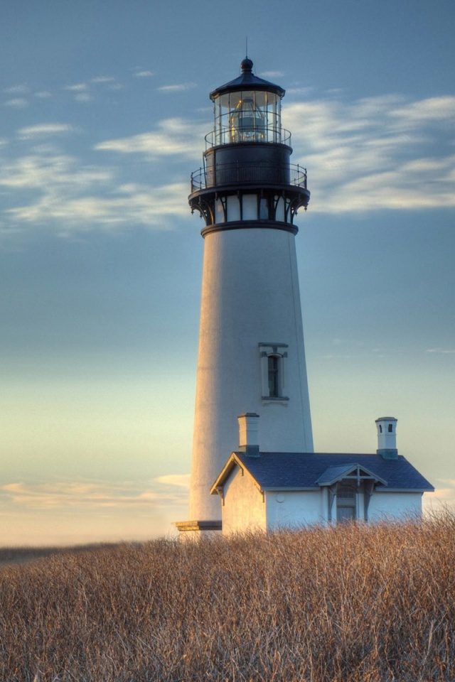 Маяк в поле обои